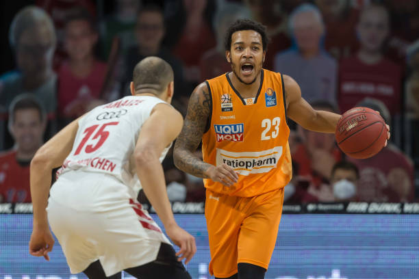 此却表现出 此却表现出