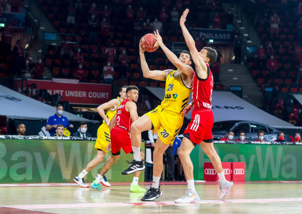 追防持球 追防持球