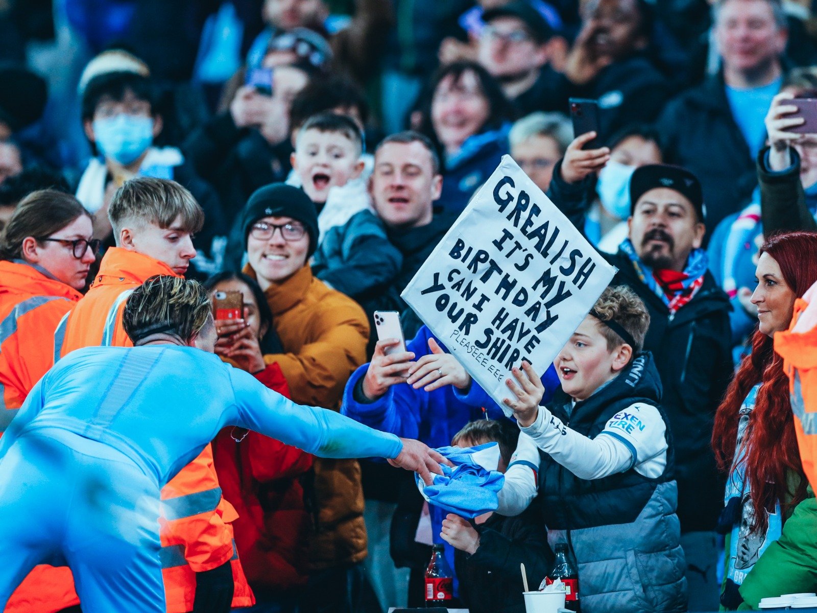 销量同比提 销量同比提