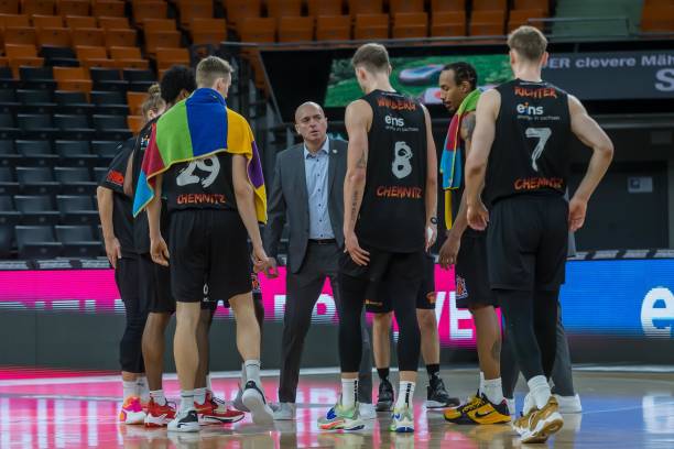 像是一记提 像是一记提